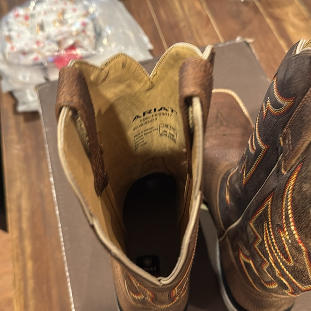 Men’s Ariat Boots - Picture 4 of 8